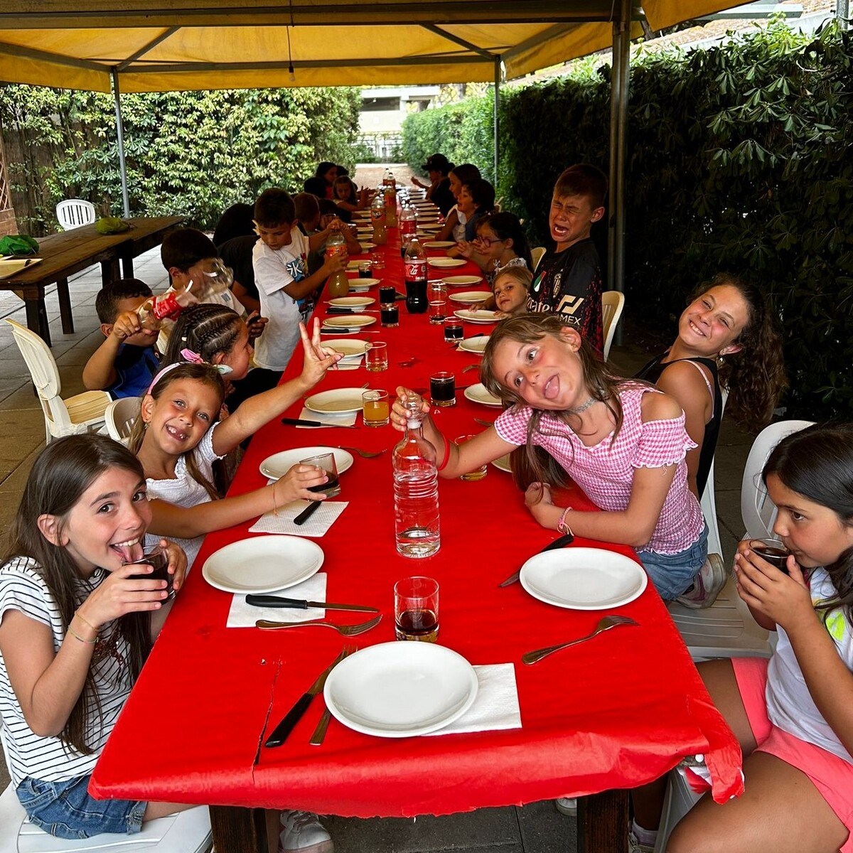 🍝 A tavola con gli animatori, relax per mamma e babbo!
